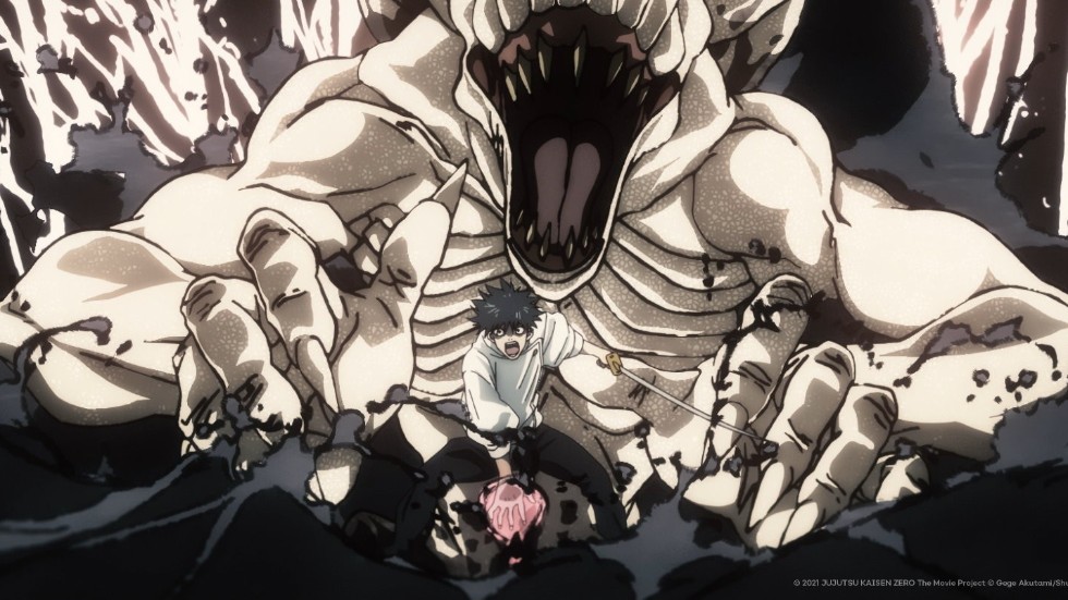 Tonåringen Yuta bär på en förbannelse, i form av den kusliga skyddsängeln Rika, i den japanska filmen ”Jujutsu kaisen 0”. Pressbild.