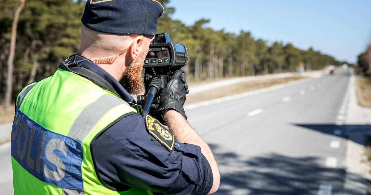 Polisen slog till