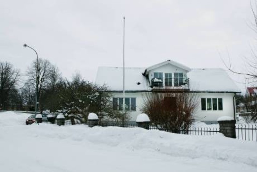 Joakim Winthergards villa på Andersro i Visby ser inte riktigt ut som det 1930-talshus det egentligen är. Men så lär det också vara byggt av en amerikan. Med takkupa och balkong byggda av familjen Winthergard.