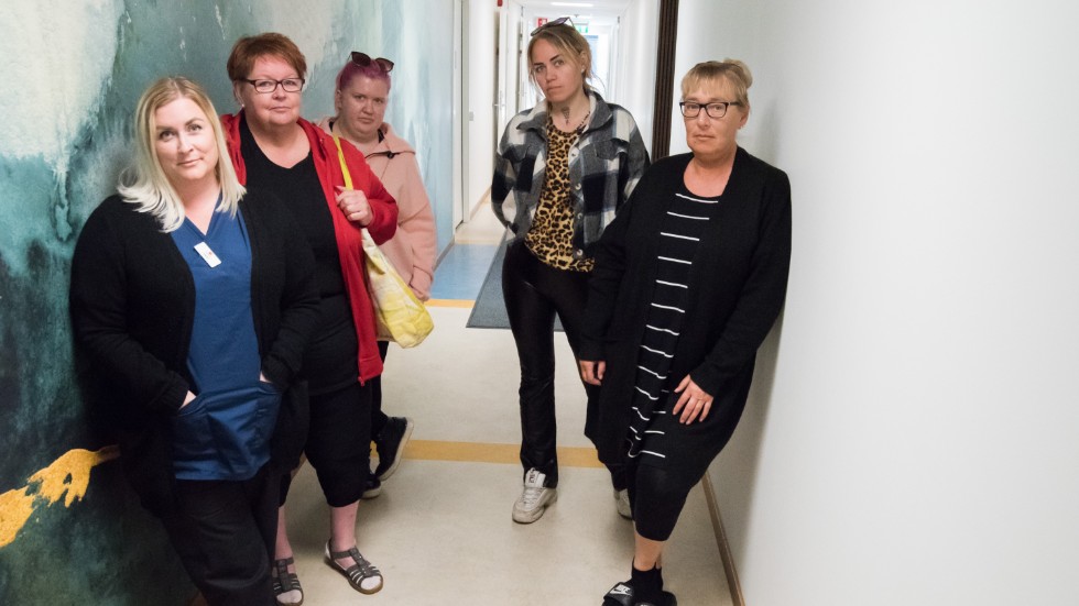 
Anna Johansson, skyddsombud Näsbyn, Maria Eriksson, arbetsplatsombud i centrala hemtjänsten, Josephine Sandlund, skyddsombud och arbetsplatsombud i västra hemtjänsten, Sandra Nordmark, nattpatrullen och Magdalena Johansson, skyddsombud kustbyarna, menar att arbetssituationen i hemtjänsten i Kalix är ohållbar.

