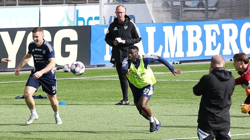Maic Sema sliter för att vinna Glen Riddersholms förtroende.