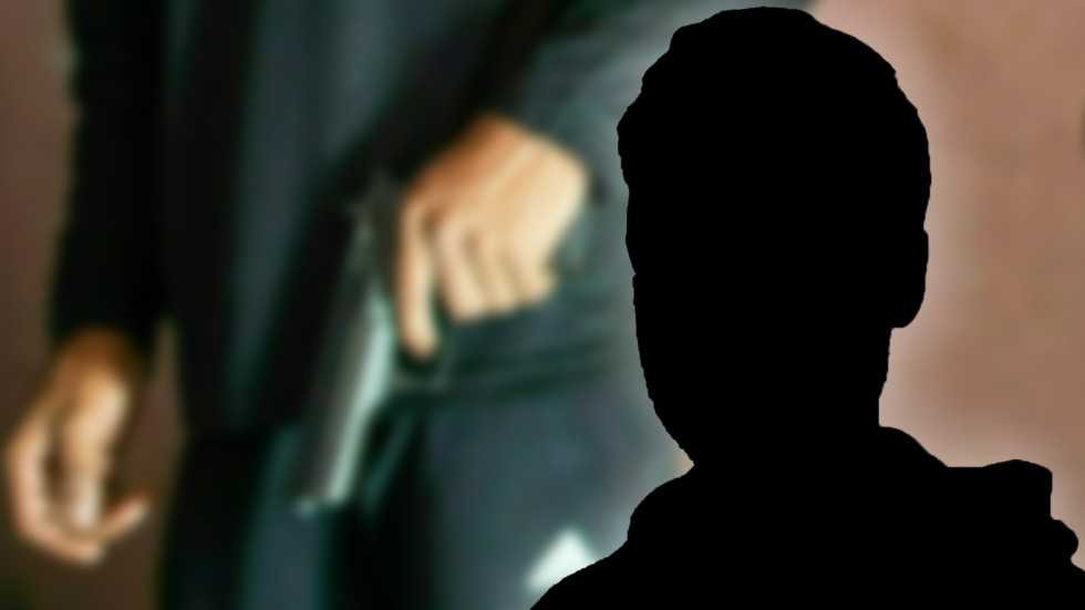 I slutet av november rånades en 13-årig pojke i Uppsala på mobiltelefon och skor av tre jämnåriga killar, som hotade honom med en pistol.
