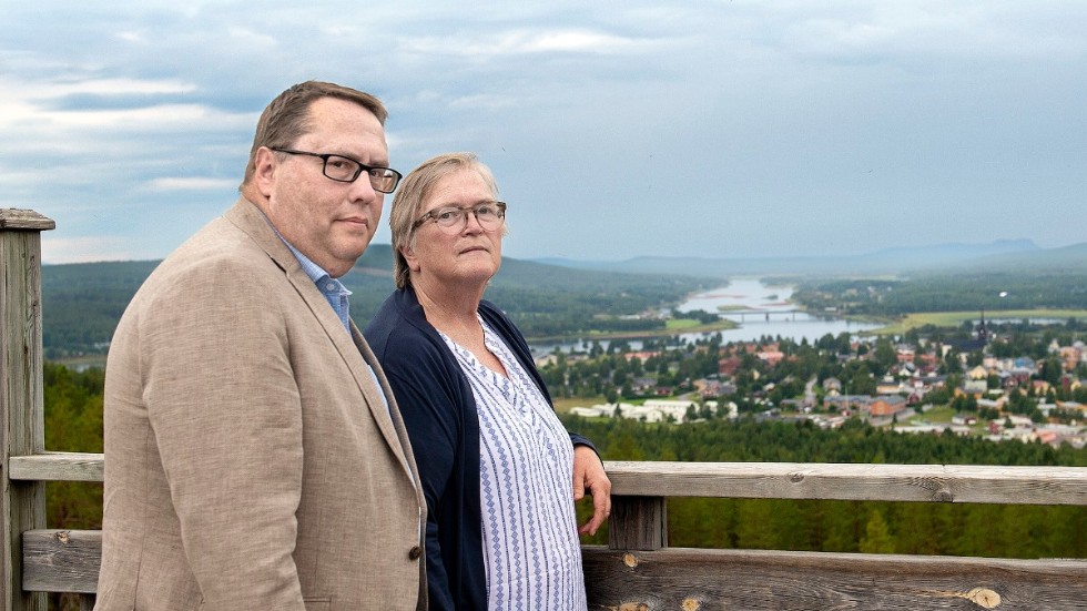 Tyngst under mandatperioden tycker Överkalix kommunalråd Niclas Hökfors och Anne Jakobsson var när ett coronautbrott på ett av kommunens äldreboenden ledde till att åtta personer tragiskt avled.
