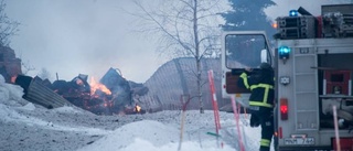 Villa totalförstördes i brand