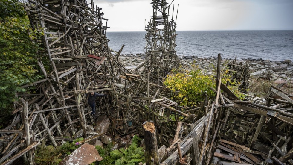Lars Vilks träkonstverk Nimis i Kullabergs naturreservat. Arkivbild.