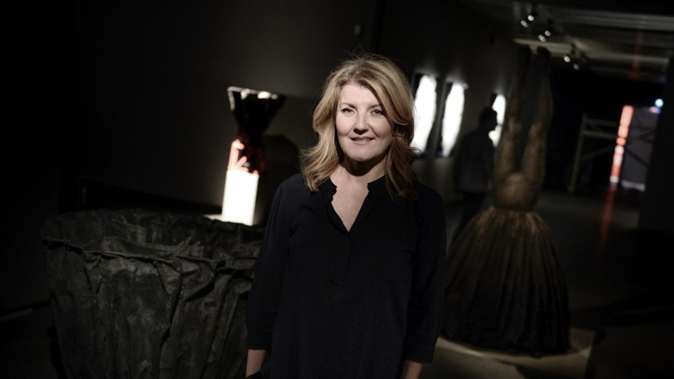 Konstnären Charlotte Gyllenhammar arbetar både med måleri, fotografi, installation, film och skulptur. Arkivbild