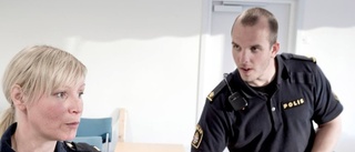 Nyfikna Pitebor hos polisen