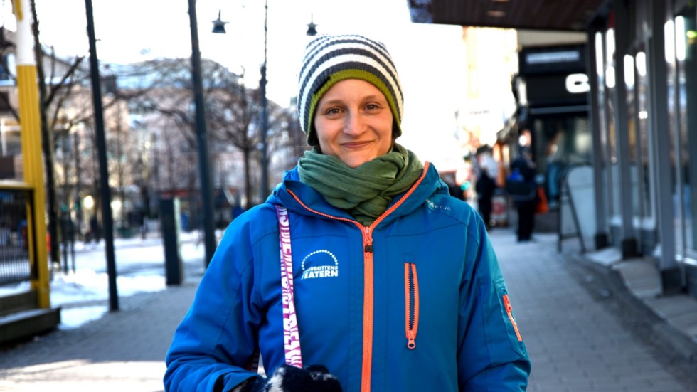 Maja Runeberg har tagit tjänstledigt från Norrbottensteatern i vår för att regissera årets julkalender "Bergvaktarens hemlighet". 