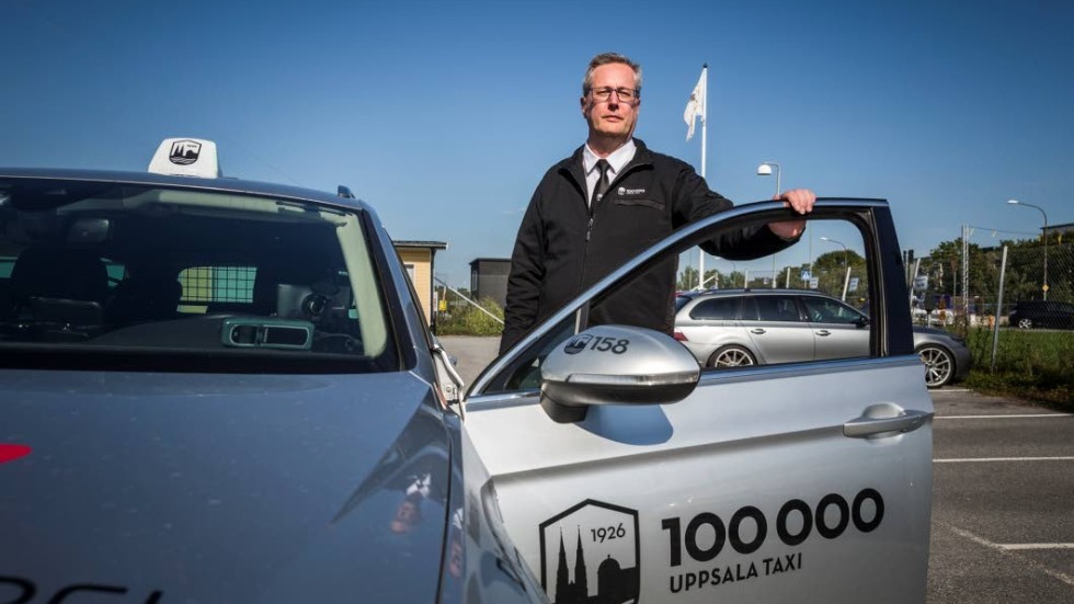 Håkan Eriksson, vd för Uppsala Taxi, säger att de inte längre kan täcka upp för det bolag som inte kunnat köra enligt avtalet om färdtjänst och skolskjuts.