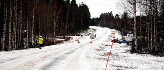 Bilist körde in i lastbil