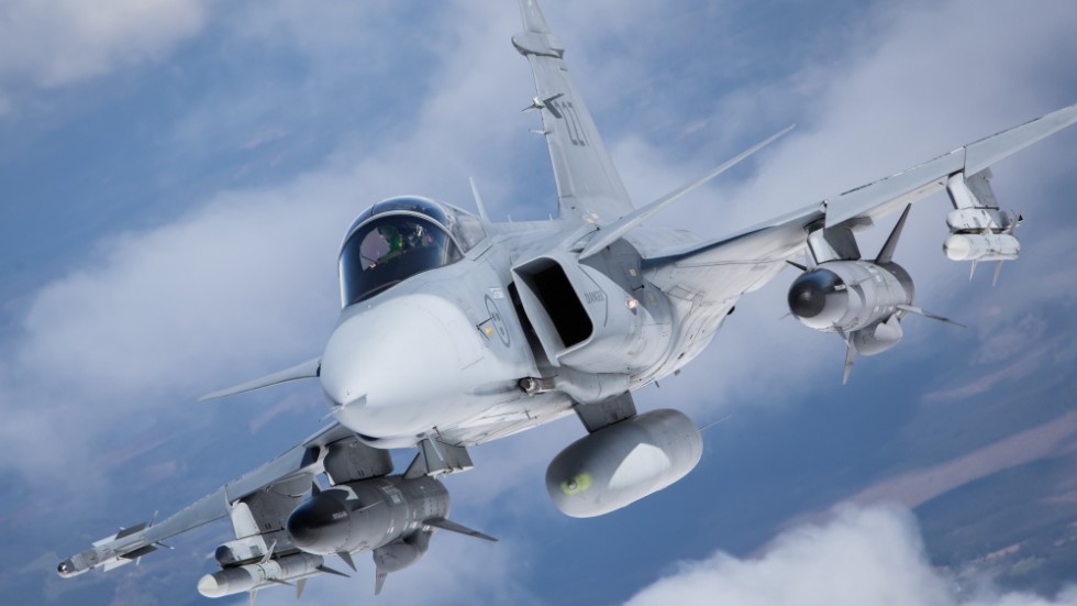 Saab ska förse den nuvarande C-versionen av Gripen med en ny motor. 