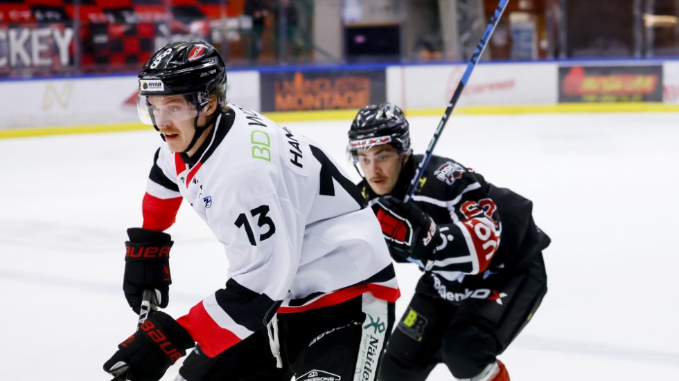 John Hansson lade grillorna på hyllan men suget blev för stort och nu är han tillbaka i Kalix och blev målskytt i förlustmötet med Borlänge (bilden från ett tidigare matchtillfälle).