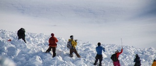 Han sökte genom snömassorna