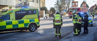 Rullstolsburen påkörd av bil – förd till sjukhus