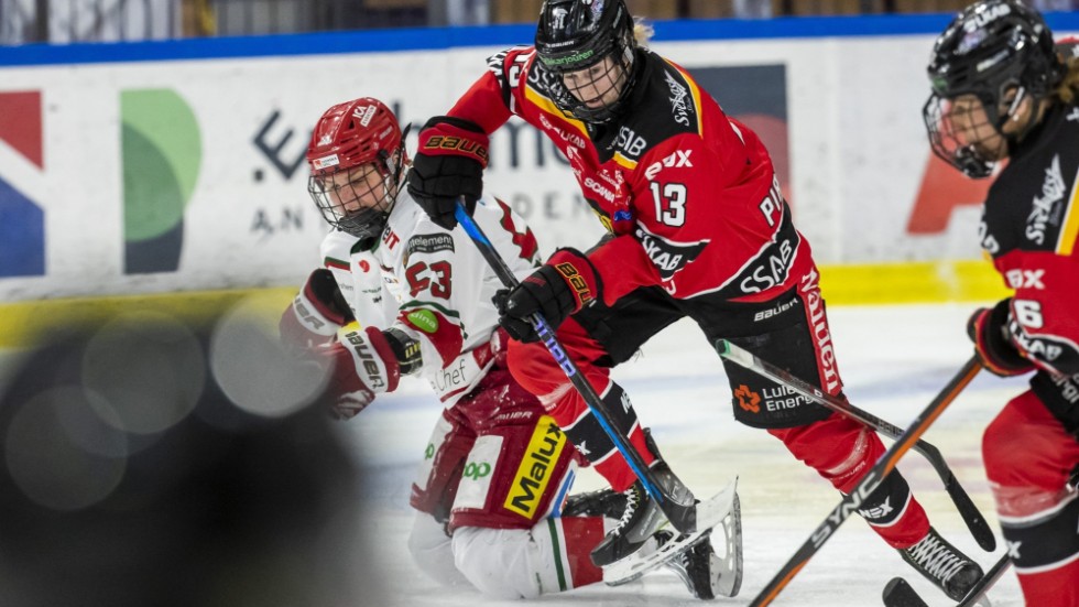 Jennifer Wakefield i duell med Jenna Pirttijärvi.