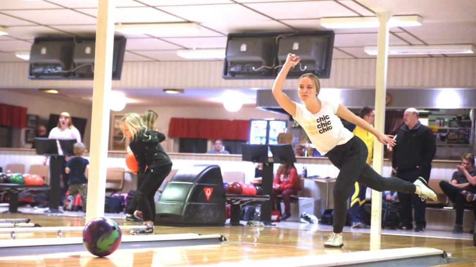Julia Ekman är en av alla lovande juniorer i Stånga IF. Nyligen blev hon antagen till bowlinggymnasiet i Nässjö.
