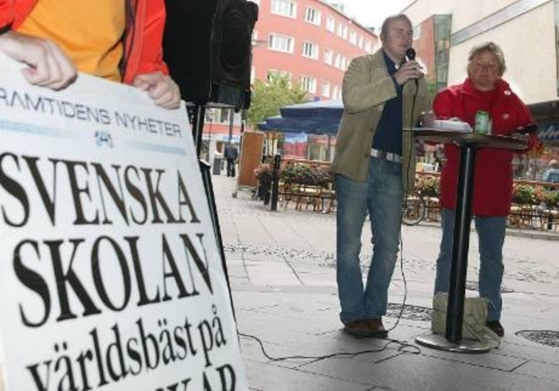 Mathias Sundin (fp) i en debatt om skolan med Li Teske (s) 8 september 2006.Arkivbild: Leif Hallberg