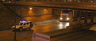 Viadukt sätter stopp för lastbilar