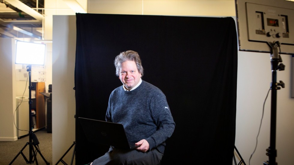 Mats Linder är smålänningen som skriver ledare i Gotlands Allehanda. För honom är det närmast ett kall att ha åsikter, får han inte utlopp för sitt tyckande får han heller ingen sinnesfrid.
