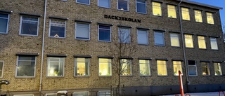 Lägg inte ner finsnickeri på Dackeskolan