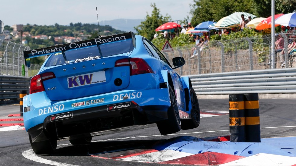 Tight bana. Robert Dahlgren är nöjd med sin comeback i WTCC och ser fram emot hösten. Foto: Alexandre Guillaumot.