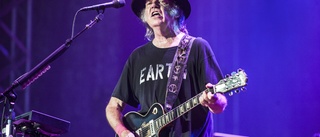 Plågsamt dåligt av Neil Young