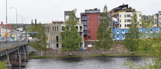 Kommunens kontor vid älven - tre månaders försening