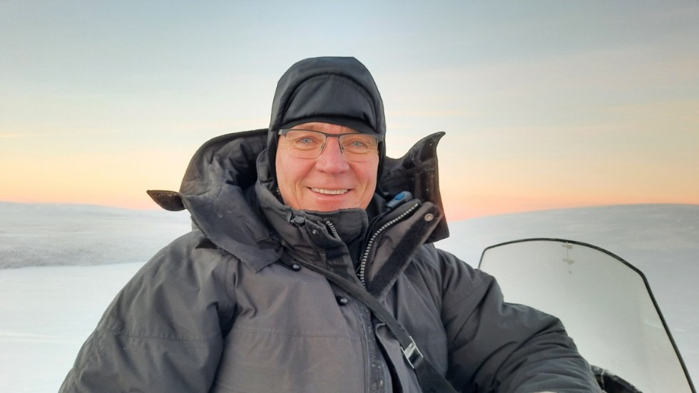 Erik Sarri kunde på fredagsmorgonen att det var en aning bistert. "Det handlar om att klä på sig"skrattar han om det 37,4 minusgraderna som höll Nikkaluokta i ett järngrepp.
