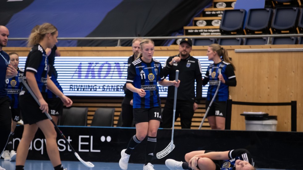 Amanda Ljunggren har haft en strålande säsong i Sirius men hon är nu rädd att den är över för hennes del. Mot Täby skrek hon högt efter att ha skadat knäet.