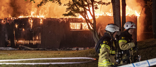 Stor brand i maskinhall i Malmö