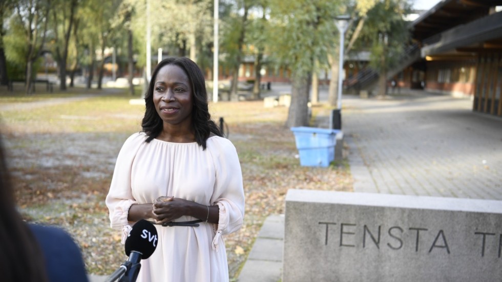 Partiledaren Nyamko Sabuni under sitt tal vid Liberalernas partiråd i Tensta i norra Stockholm.
