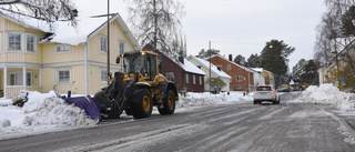 Snöröjning och underhåll av gator och vägar spränger budgeten