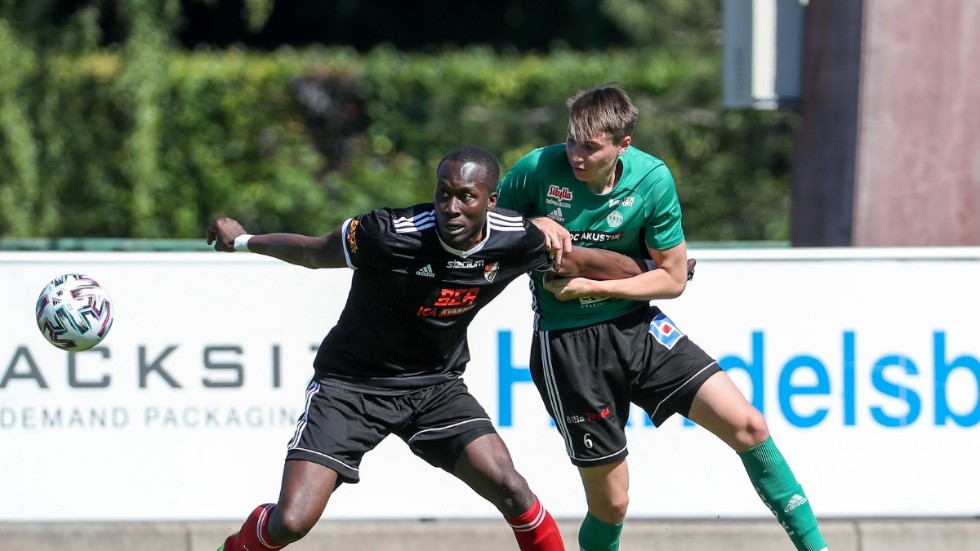 Joel Bernhardsson provspelar med Västerås SK i superettan.
