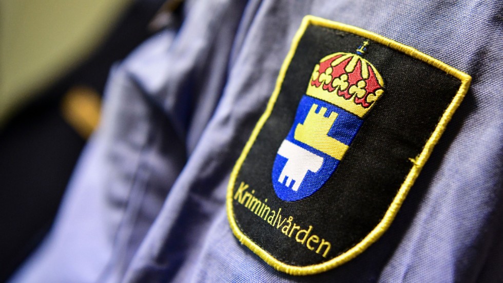 Mannen i 45-årsåldern ska snarast föras till närmaste häkte eller anstalt enligt Kriminalvården.