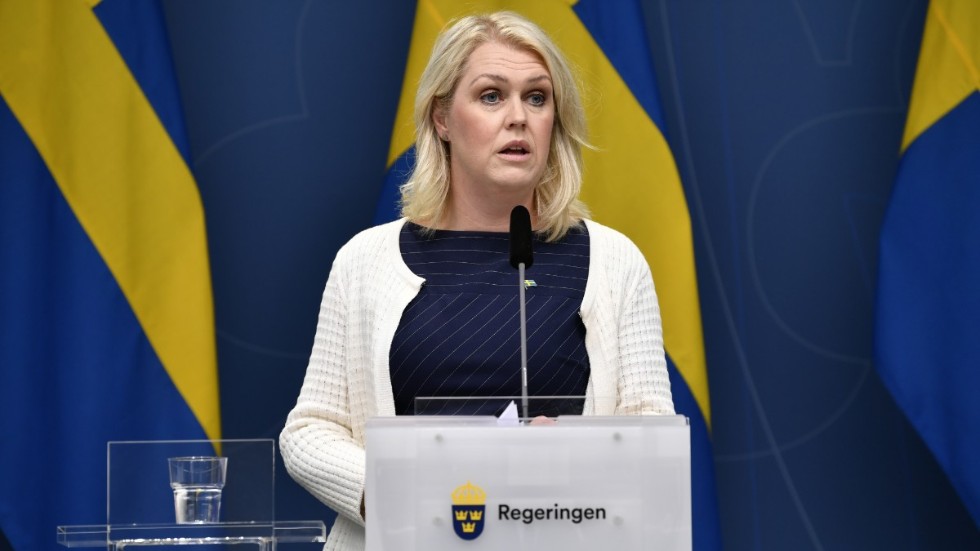 Socialminister Lena Hallengren (S) menar att det är viktigt att antikroppstesterna sker på ett säkert och tillförlitligt sätt.