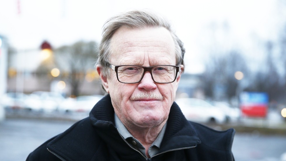 Jan-Olof Hedström anser att rådhuset innehåller stora historiska värden och bör därför bevaras. 