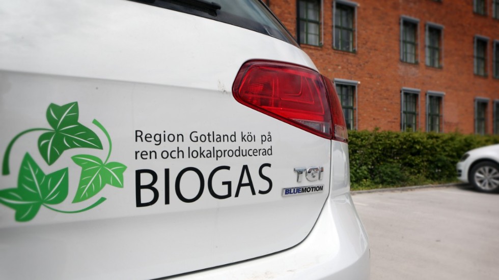 En medborgare vill ha numrerade regionbilar så att företrädare för regionen vet att de har ögonen på sig.