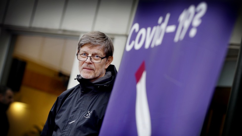 Signar Mäkitalo reder ut karantänsreglerna och den senaste testrekommendationen för Sörmlands invånare, nu när det råder brist på PCR-testkit och laboratoriepersonalen ska analysera över 30 000 tester i veckan.