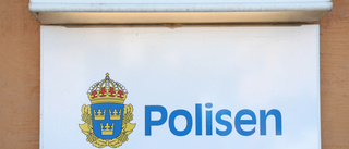 Polis häktad för kvinnofridsbrott