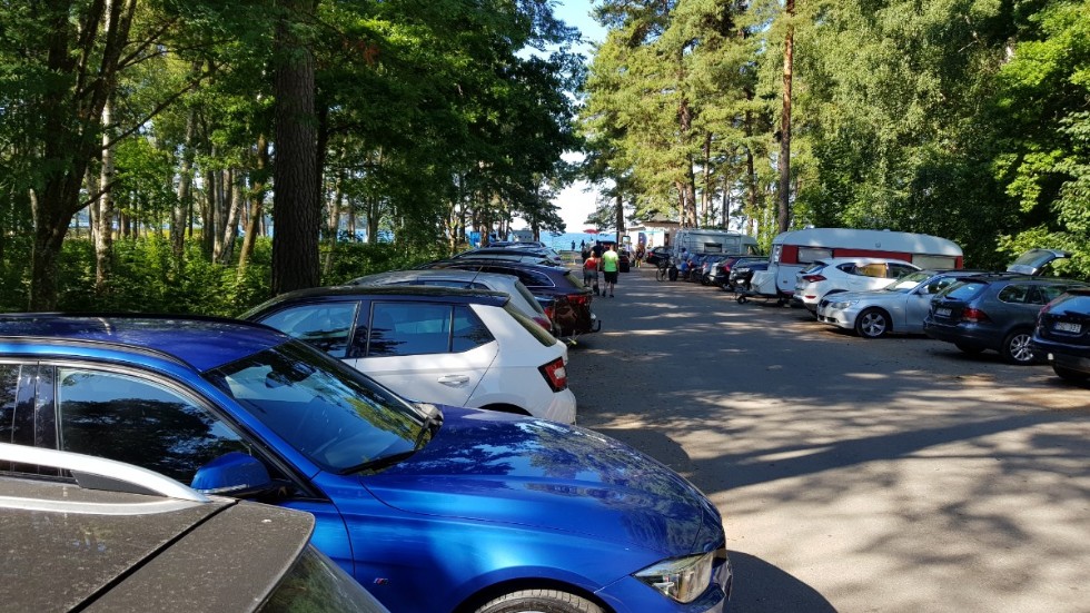 Förra året var det betydligt mer parkeringsstrul, sett ur räddningstjänstens perspektiv, vid Varamobadet än vad som är fallet hittills under sommaren.