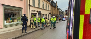 Pådrag i city efter brand i bageri – personalen lyckades släcka