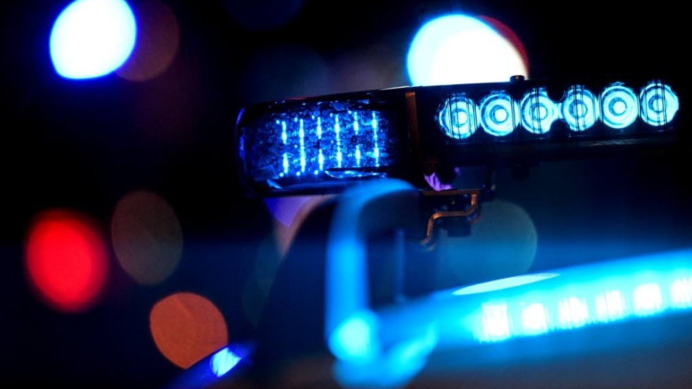 En 21-årig man har anhållits som på sannolika skäl misstänkt för en våldtäkt i Skäggetorp natten mot fredagen.