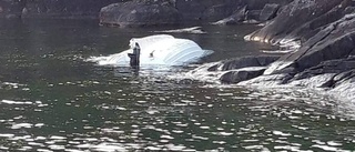 Två äldre män strandsattes på ö