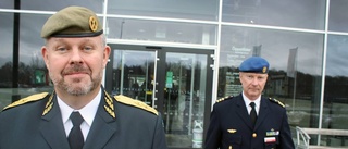 Generalmajoren satte ned foten