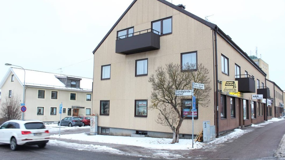 Byggplaner. HSB vill riva tre hus för att kunna bygga större, med fler lägenheter.