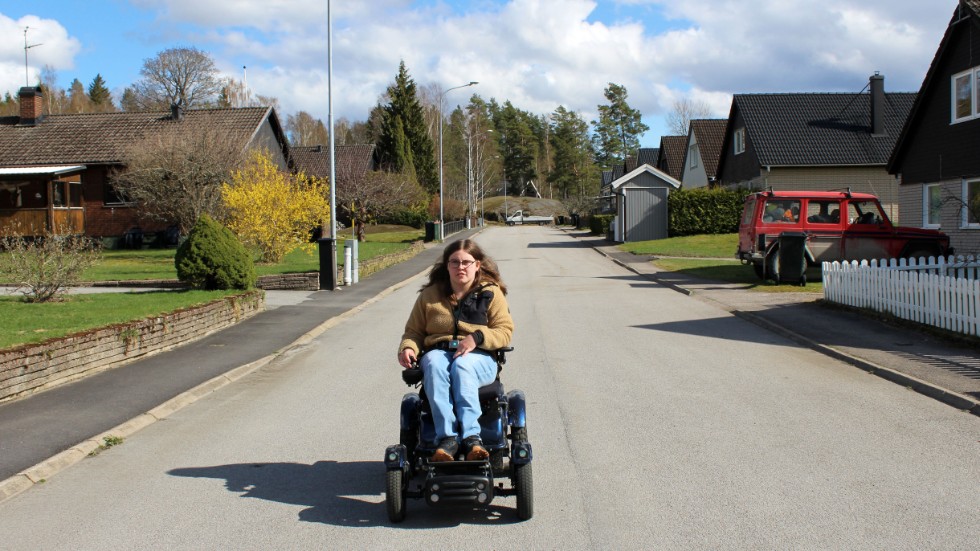 Permobilen använder Emelie ofta i olika sammanhang.