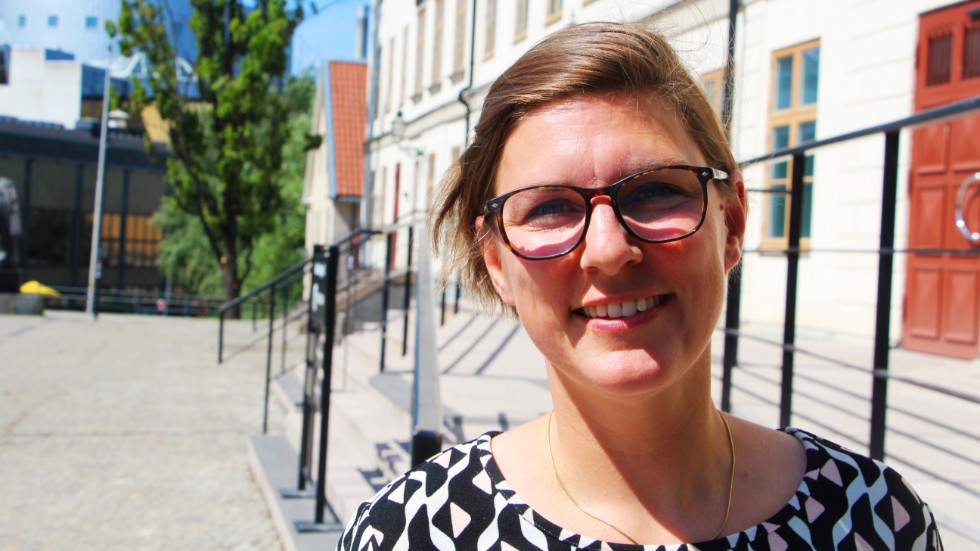 Malin Eklöf på Castellum utanför lokalen vid Gamla torget. "Vi för diskussioner men inget är signat och klart", säger hon.