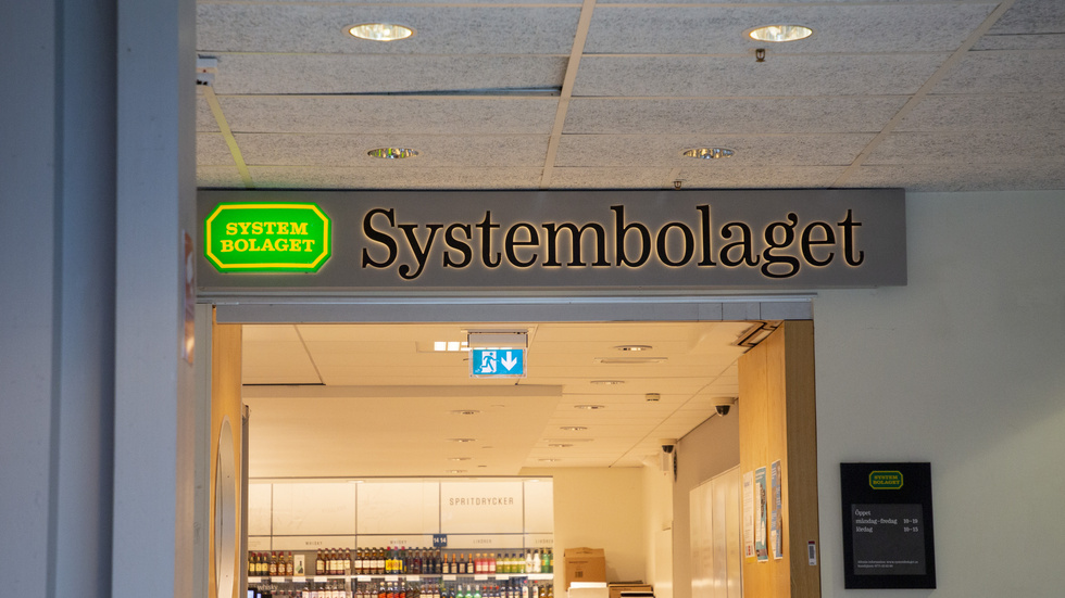 "Bara en liten undran då ölet, vinet och spriten garanteras säljas på närmaste systembolag, vad blir bättre med gårdsförsäljning?".