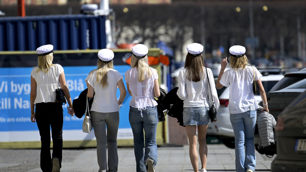 Varför kan inte studenten få vara en härlig stund och en nyhter dag? Det frågar sig insändarskribenten.
