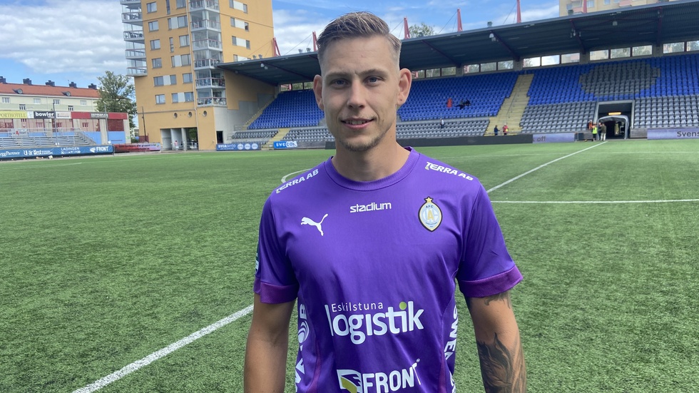 Kevin Dyplin gjorde sin första match för säsongen i AFC-tröjan när laget vann med 7–1.